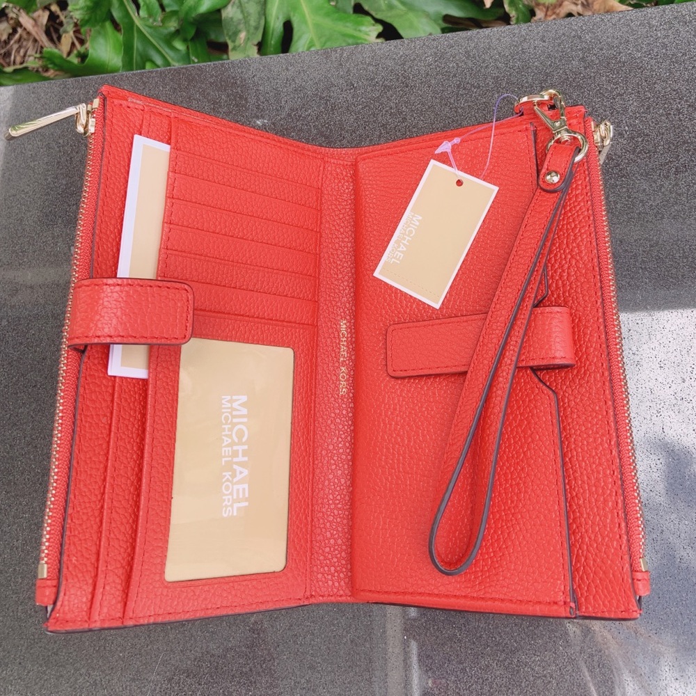 Micheal Kors wallet - Picture 3 of 16